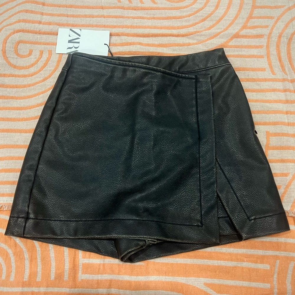 Zara Black Textured Faux Leather black brosn Skort